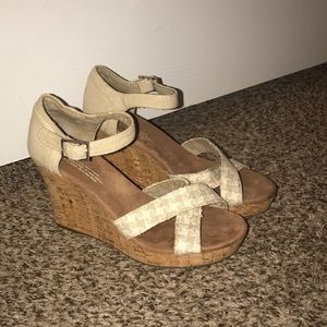 Toms wedges